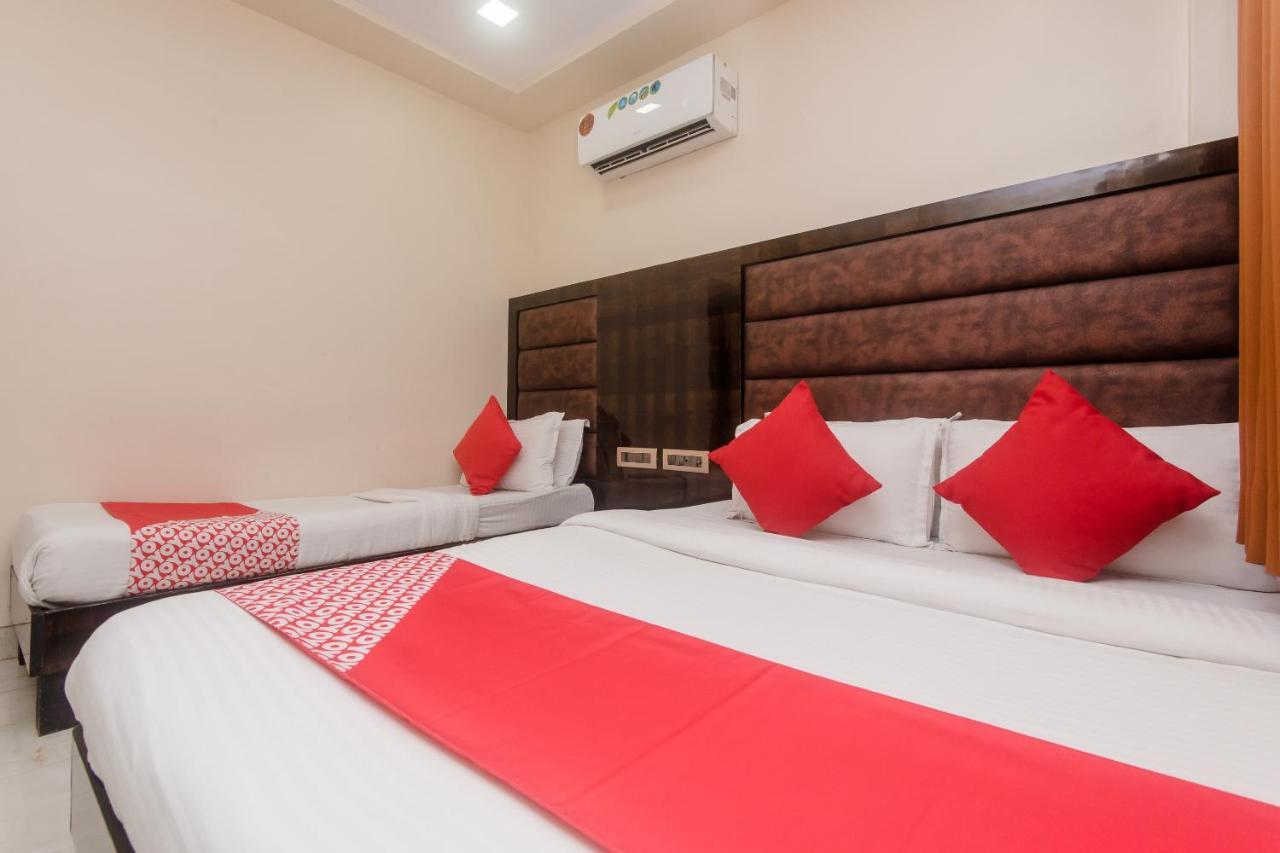 Vaccinated Staff - Oyo 22055 Dadar Residency Hotel Мумбай Екстериор снимка